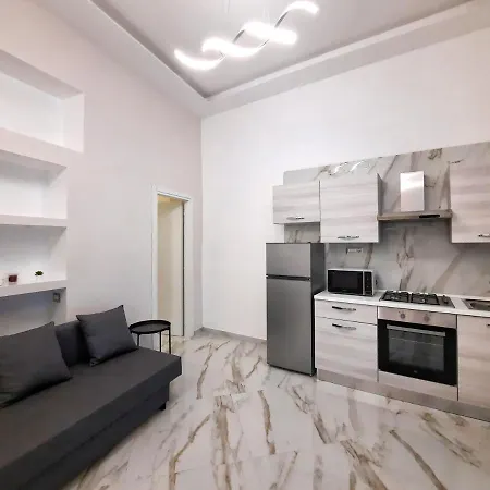 Re Ferdinando Apartman *